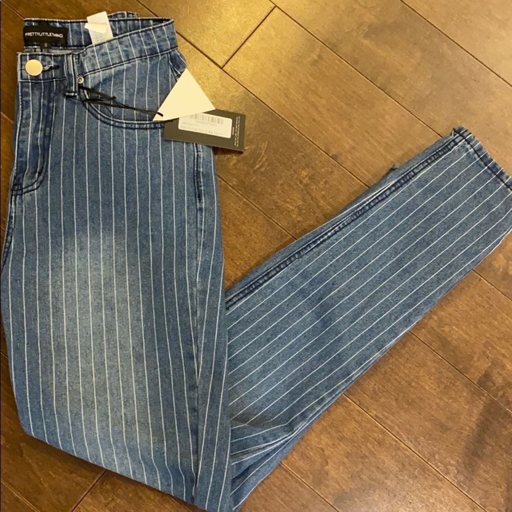Pretty Little Thing Mom Jeans BRAND NEW